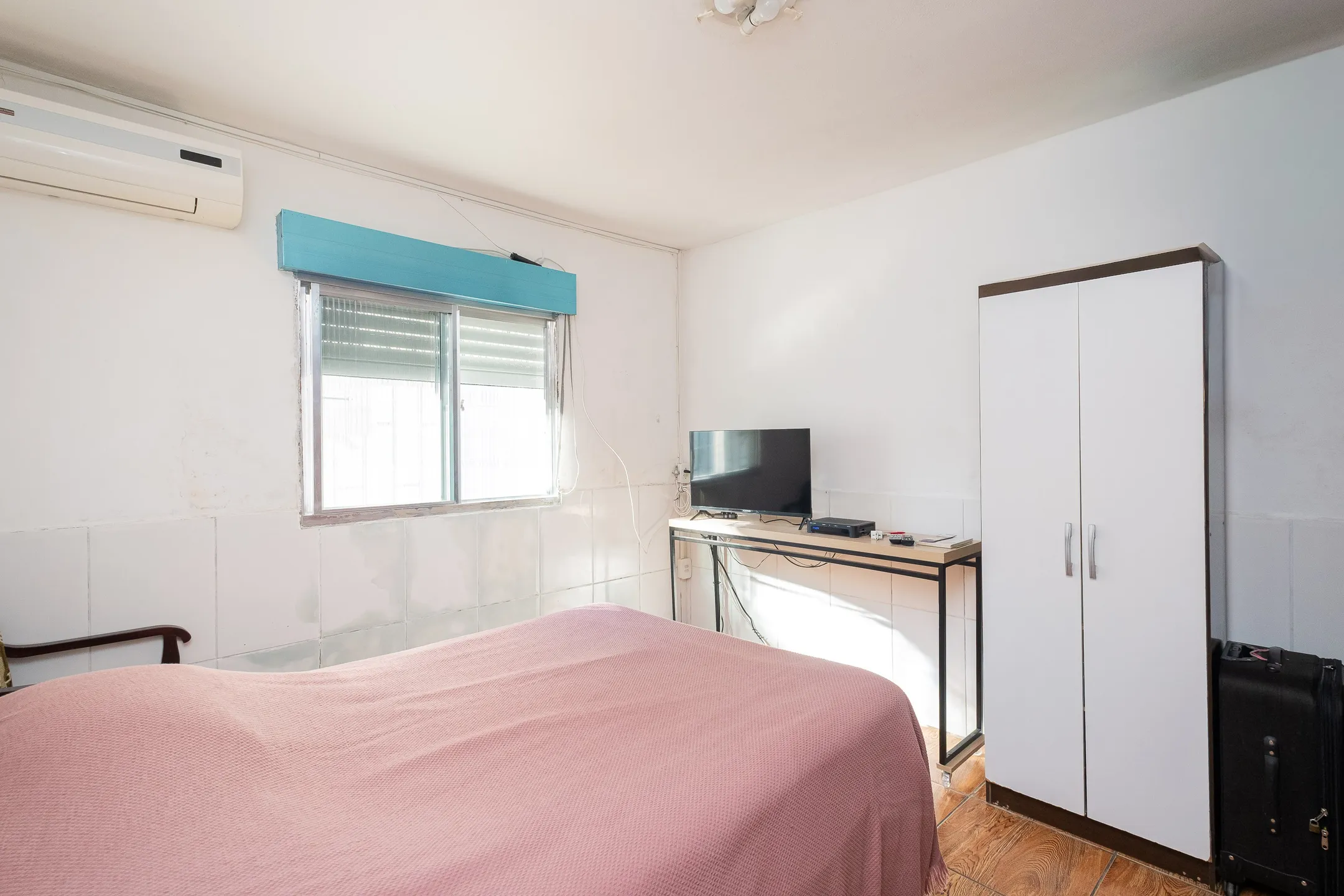 Casa à venda no São Gonçalo, Pelotas - 109 m², 2 quartos, pátio com piscina, garagem e apenas a uma quadra da Avenida JK. - 11