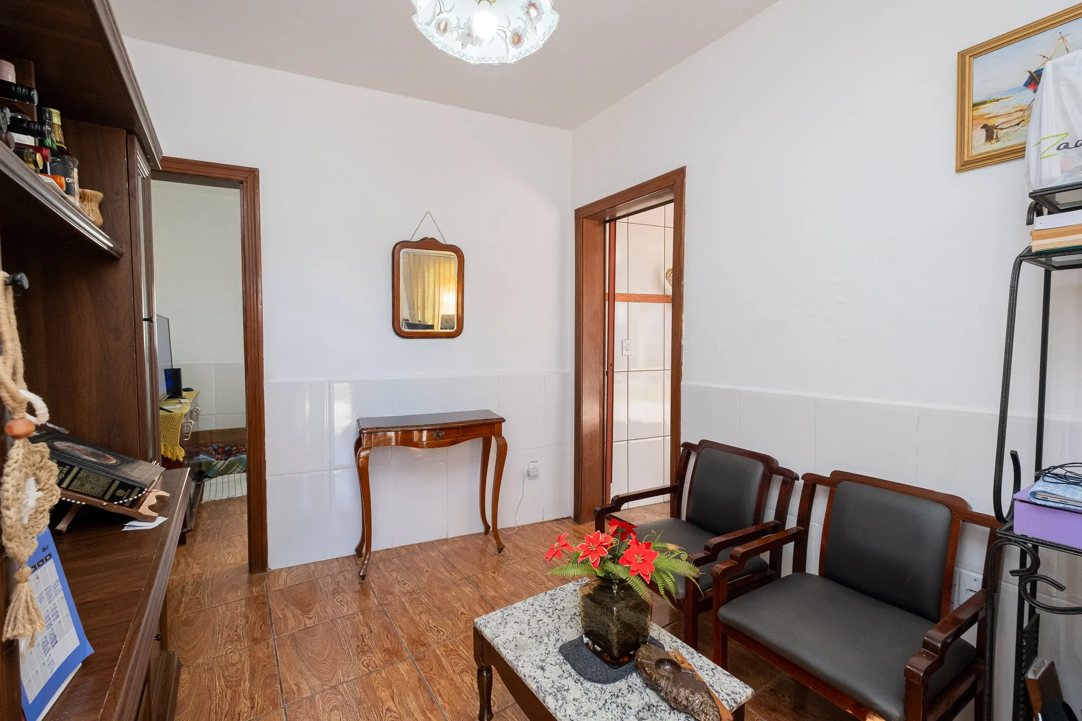Casa à venda no São Gonçalo, Pelotas - 109 m², 2 quartos, pátio com piscina, garagem e apenas a uma quadra da Avenida JK.
