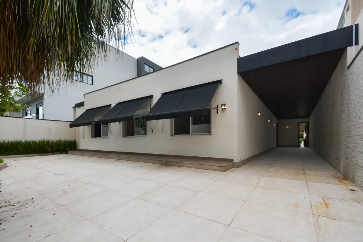 Casa para venda em Pacaembu com 3 quartos, sendo 3 suítes, 300m²