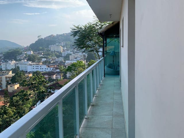Casa 3 quartos e 2 banheiros, à venda, no bairro Valparaíso em Petrópolis