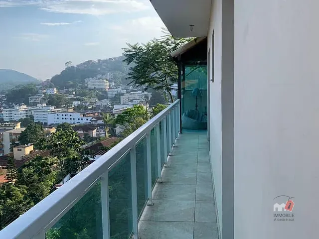 Casa 3 quartos e 2 banheiros, à venda, no bairro Valparaíso em Petrópolis