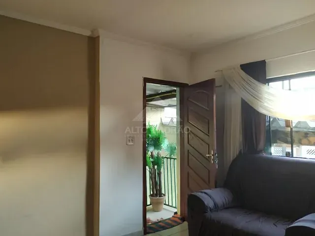 Casa com 250m² 5 quartos e 3 banheiros, à venda, no bairro Jardim São Judas em Mauá
