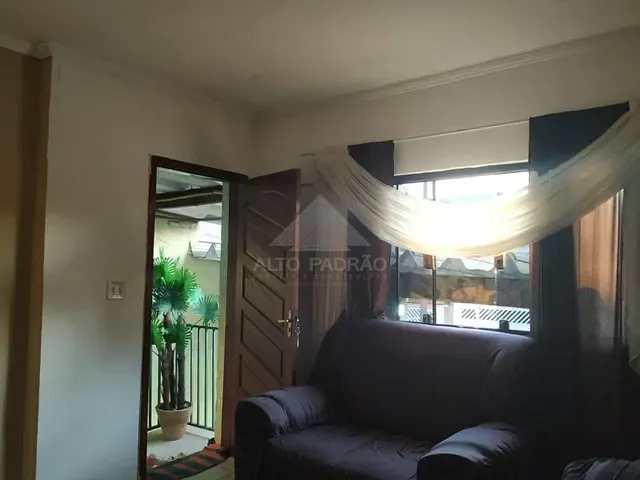 Casa com 250m² 5 quartos e 3 banheiros, à venda, no bairro Jardim São Judas em Mauá