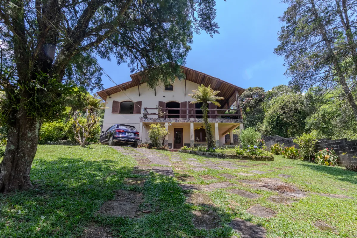 Casa para venda em Chácara Santo Hubertus com 4 quartos, 277m²