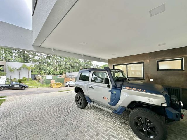 Casa com 500m², à venda, no bairro Mundo Real em Embu das Artes