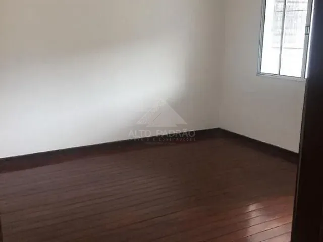 Casa com 300m² 2 quartos e 1 banheiro, à venda, no bairro Vila Bocaina em Mauá