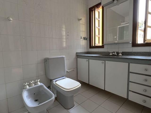 Casa com 420m², à venda ou para alugar, no bairro Horizontal Park em Cotia