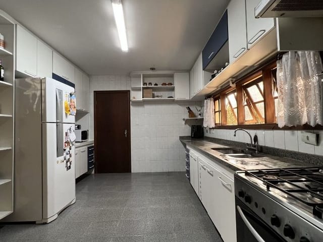 Casa com 420m², à venda ou para alugar, no bairro Horizontal Park em Cotia