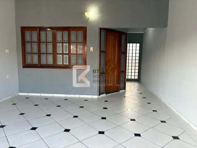 Casa 3 quartos e 2 banheiros, para alugar, no bairro Jardim São Francisco em Indaiatuba