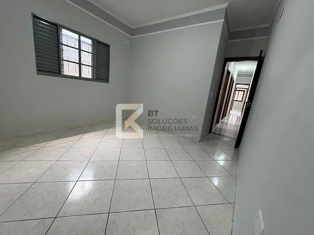 Casa 3 quartos e 2 banheiros, para alugar, no bairro Jardim São Francisco em Indaiatuba