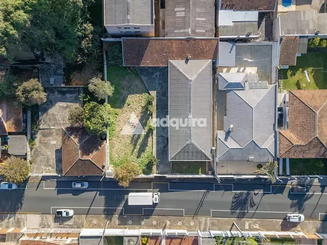 Casa com 382m² 3 quartos e 6 banheiros, à venda, no bairro Orfãs em Ponta Grossa