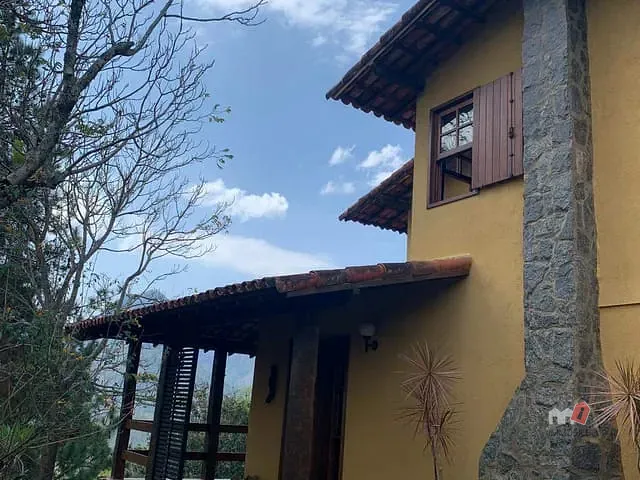 Casa com 1983m² 3 quartos e 4 banheiros, à venda, no bairro Cuiabá em Petrópolis