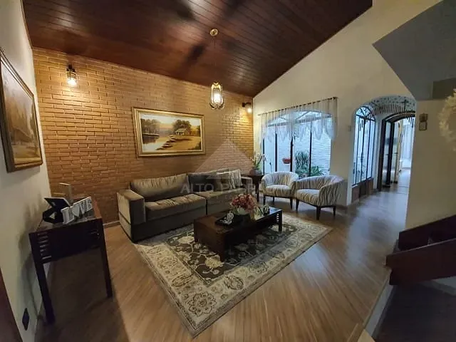 Casa com 490m² 3 quartos e 1 banheiro, à venda, no bairro Jardim Pilar em Mauá