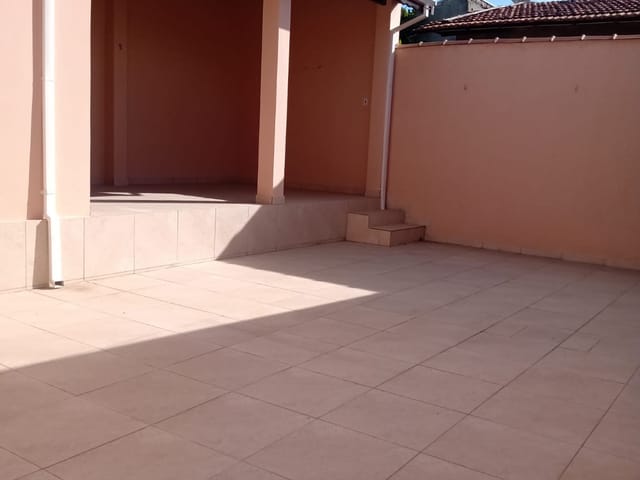Casa com 250m² 3 quartos e 2 banheiros, à venda, no bairro Jardim Ana Rosa em Taubaté