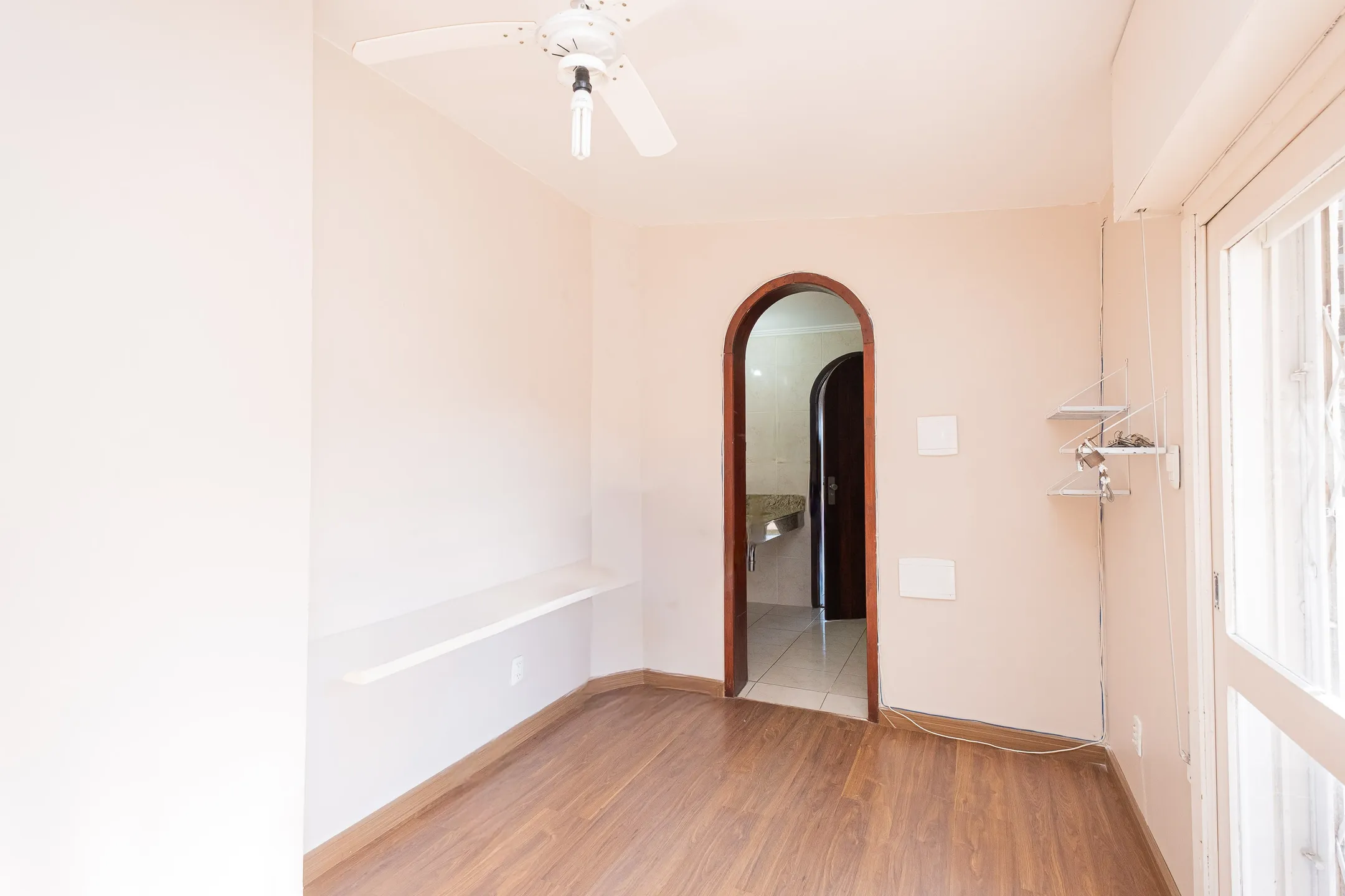 Casa à venda na Zona Norte de Pelotas - 249 m², 3 quartos (sendo 1 suíte), 2 lareiras, espaço gourmet com piscina e ótima localização próxima a Dom Joaquim. - 16