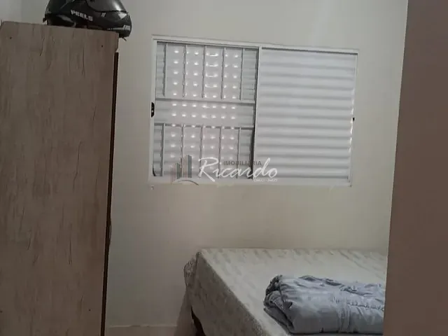 Casa 2 quartos e 2 banheiros, para alugar, no bairro Jardim Paraíso em Arapongas