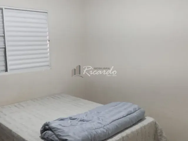 Casa 2 quartos e 2 banheiros, para alugar, no bairro Jardim Paraíso em Arapongas
