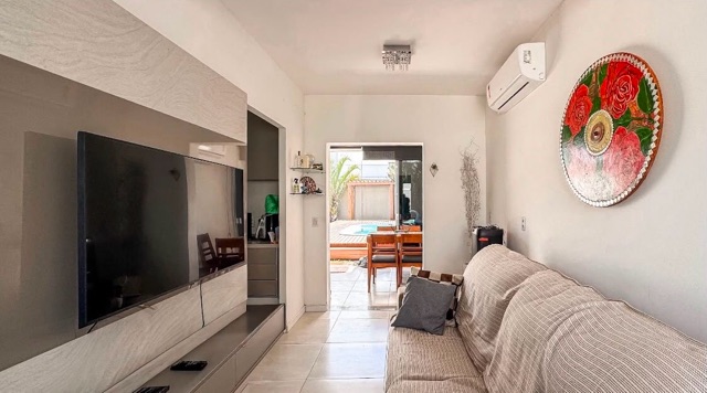 Casa 2 quartos e 2 banheiros, à venda, no bairro Laranjal em Pelotas