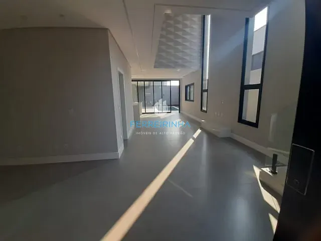 Casa com 250m² 4 quartos e 2 banheiros, à venda, no bairro Urbanova em São José dos Campos