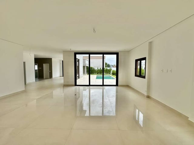 Casa com 510m², à venda ou para alugar, no bairro Granja Viana em Carapicuíba