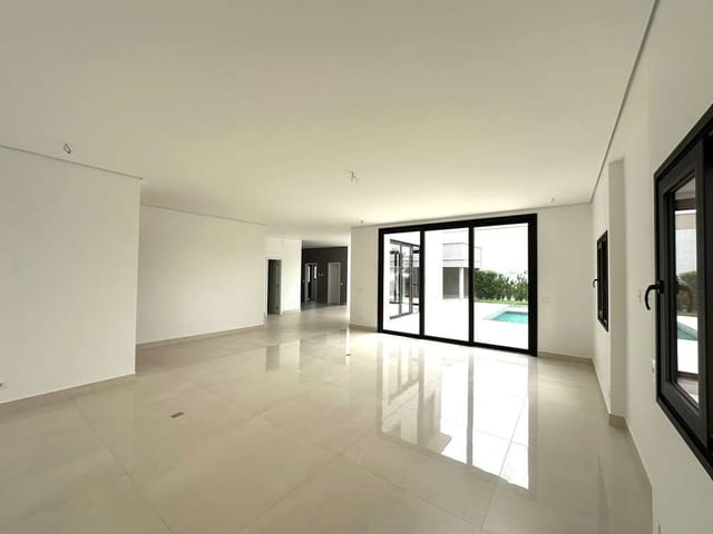 Casa com 510m², à venda ou para alugar, no bairro Granja Viana em Carapicuíba