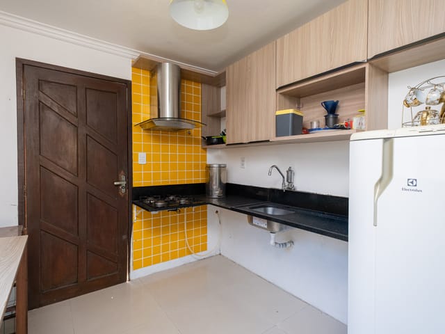 Casa com 300m² 3 quartos e 2 banheiros, à venda ou para alugar, no bairro Laranjal em Pelotas