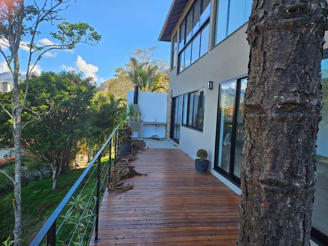 Casa 2 quartos e 1 banheiro, à venda, no bairro Carangola em Petrópolis