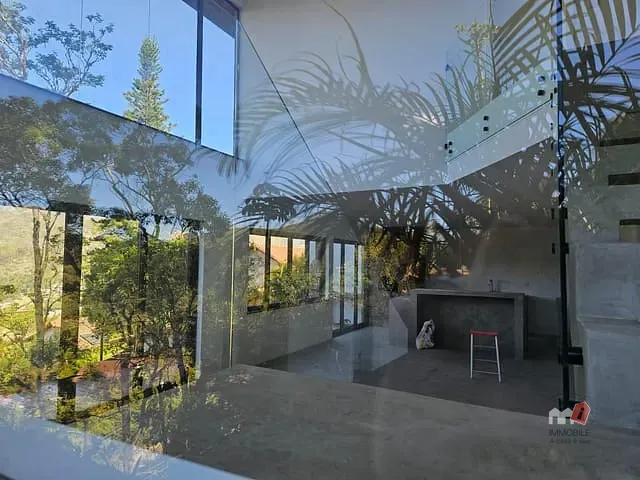 Casa 2 quartos e 1 banheiro, à venda, no bairro Carangola em Petrópolis