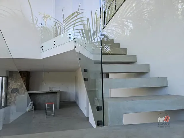Casa 2 quartos e 1 banheiro, à venda, no bairro Carangola em Petrópolis