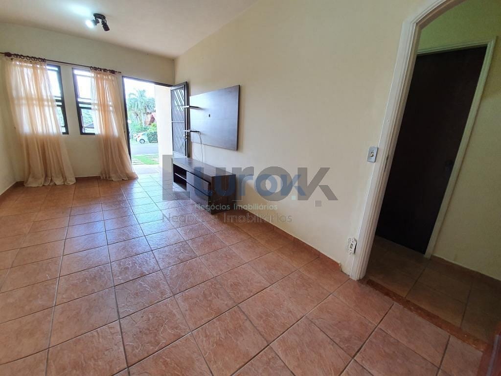 Casa, 3 quartos, 81 m² - Foto 2