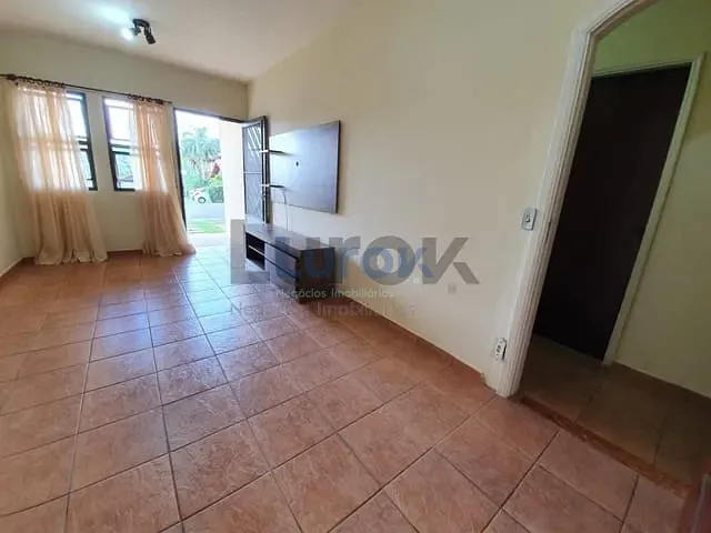 Casa com 158m² 3 quartos e 2 banheiros, à venda, no bairro Chácaras Silvania em Valinhos