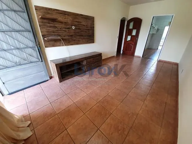 Casa com 158m² 3 quartos e 2 banheiros, à venda, no bairro Chácaras Silvania em Valinhos