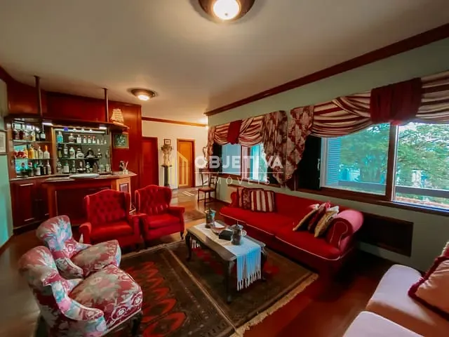 Casa 3 quartos e 3 banheiros, à venda, no bairro Chácara das Pedras em Porto Alegre