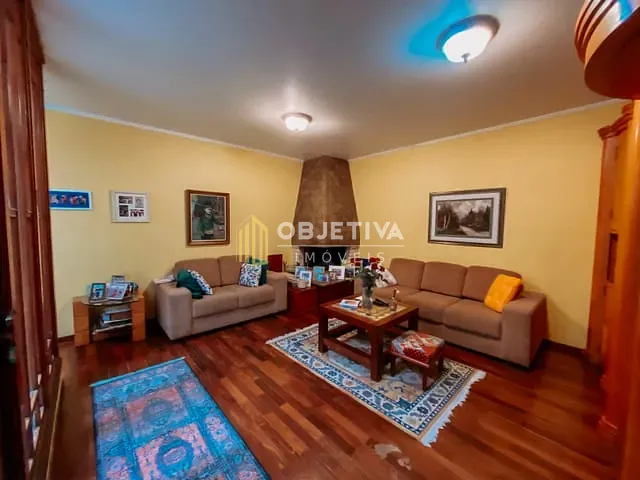 Casa 3 quartos e 3 banheiros, à venda, no bairro Chácara das Pedras em Porto Alegre
