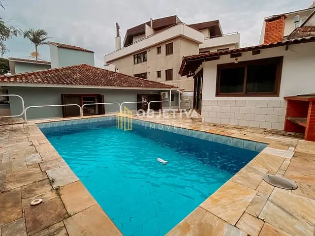 Casa 3 quartos e 3 banheiros, à venda, no bairro Chácara das Pedras em Porto Alegre