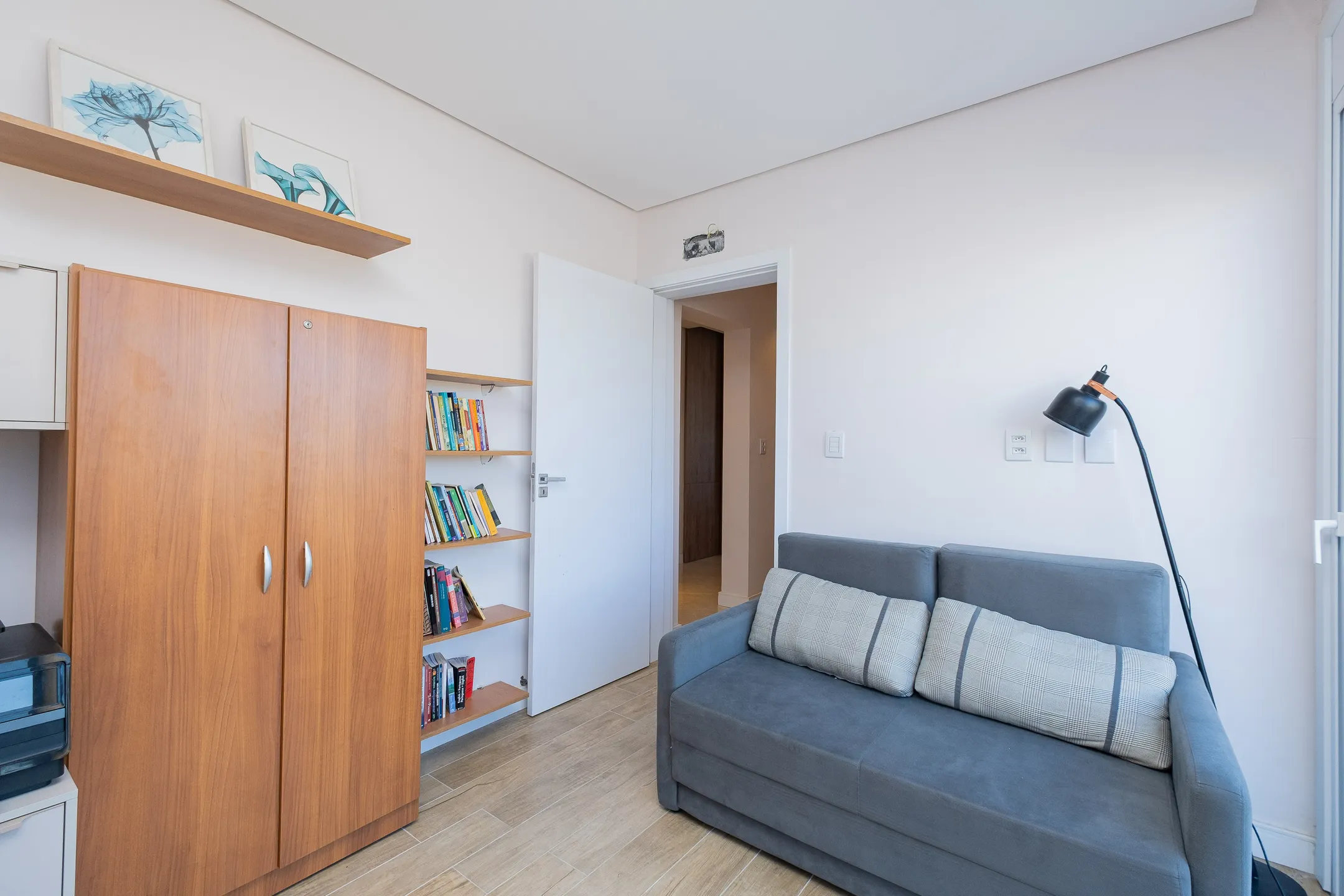 Casa de alto padrão à venda no Alphaville, Laranjal - 284 m², 4 quartos (sendo 2 suítes), móveis sob medida, acabamentos impecáveis e ampla área de lazer. - 14