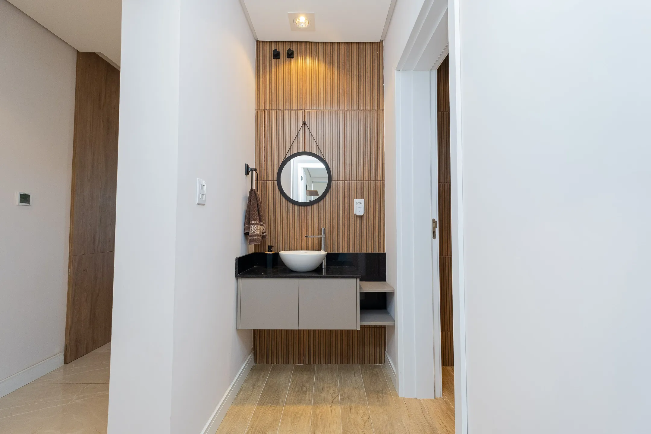 Casa de alto padrão à venda no Alphaville, Laranjal - 284 m², 4 quartos (sendo 2 suítes), móveis sob medida, acabamentos impecáveis e ampla área de lazer. - 15