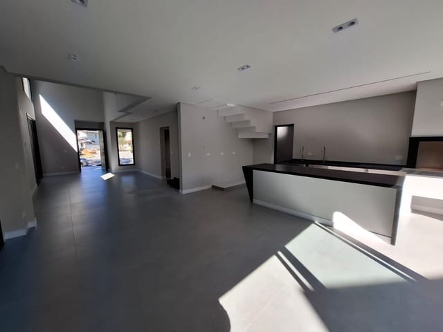 Casa com 250m² 3 quartos e 1 banheiro, à venda, no bairro Urbanova em São José dos Campos