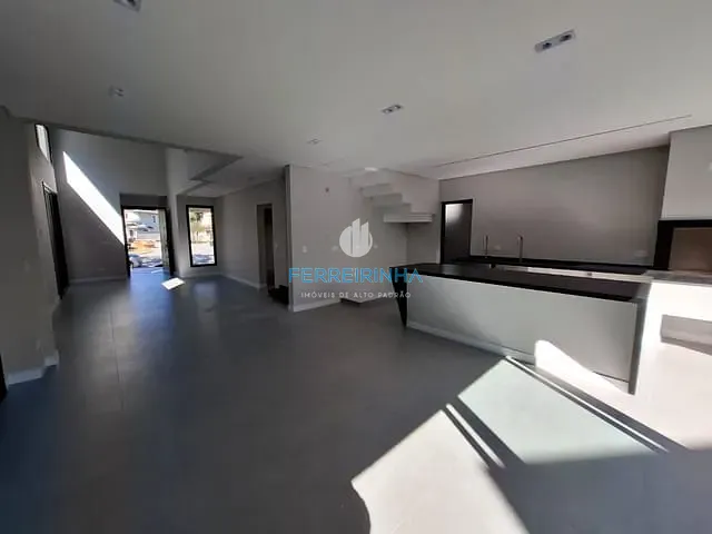 Casa com 250m² 3 quartos e 1 banheiro, à venda, no bairro Urbanova em São José dos Campos