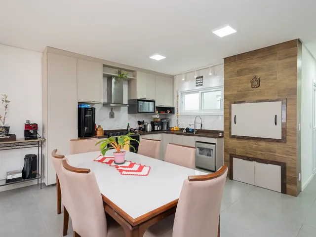 Casa com 360m² 3 quartos e 2 banheiros, à venda, no bairro Centro em Pelotas
