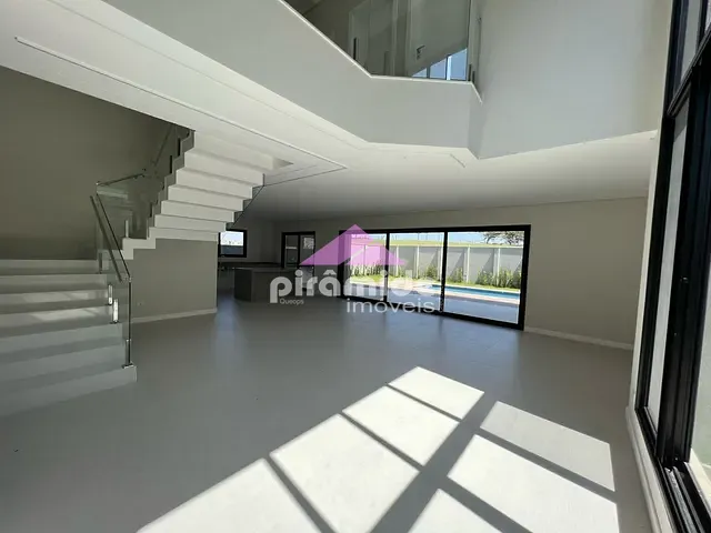 Casa com 494m² 4 quartos e 6 banheiros, à venda, no bairro Urbanova em São José dos Campos