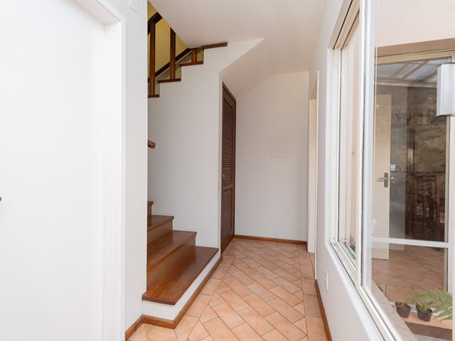 Casa com 300m² 4 quartos e 3 banheiros, à venda, no bairro Três Vendas em Pelotas