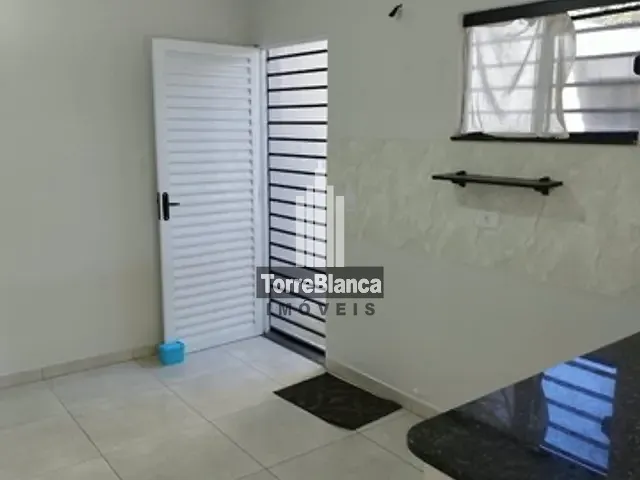 Casa com 120m² 2 quartos e 2 banheiros, à venda ou para alugar, no bairro Boa Vista em Ponta Grossa