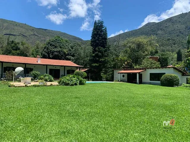 Casa com 5200m², à venda, no bairro Araras em Petrópolis