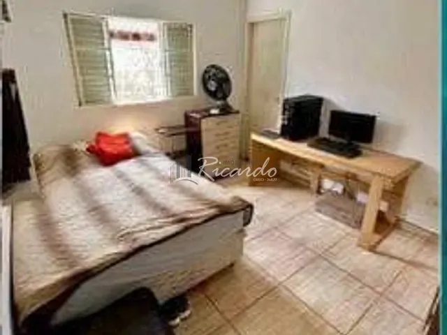 Casa com 504m² 3 quartos e 1 banheiro, à venda, no bairro Vila São João em Arapongas