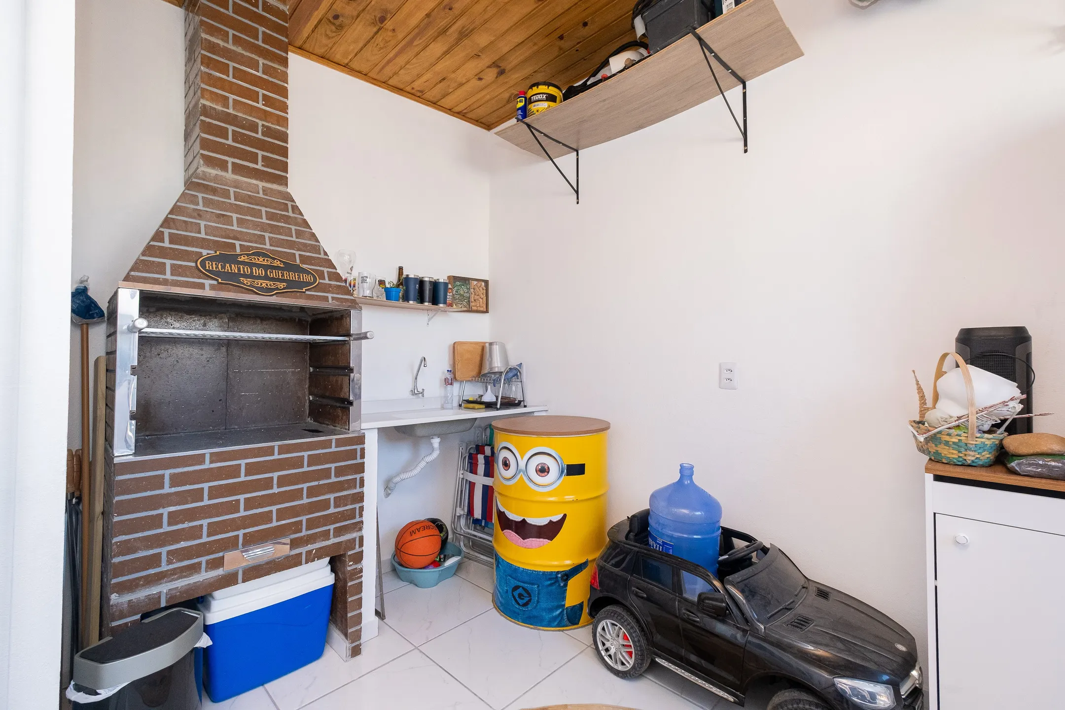 Casa à venda no Amarilis, Laranjal - 70 m², 2 quartos (sendo 1 suíte), cozinha com armários, churrasqueira e vaga. - 12