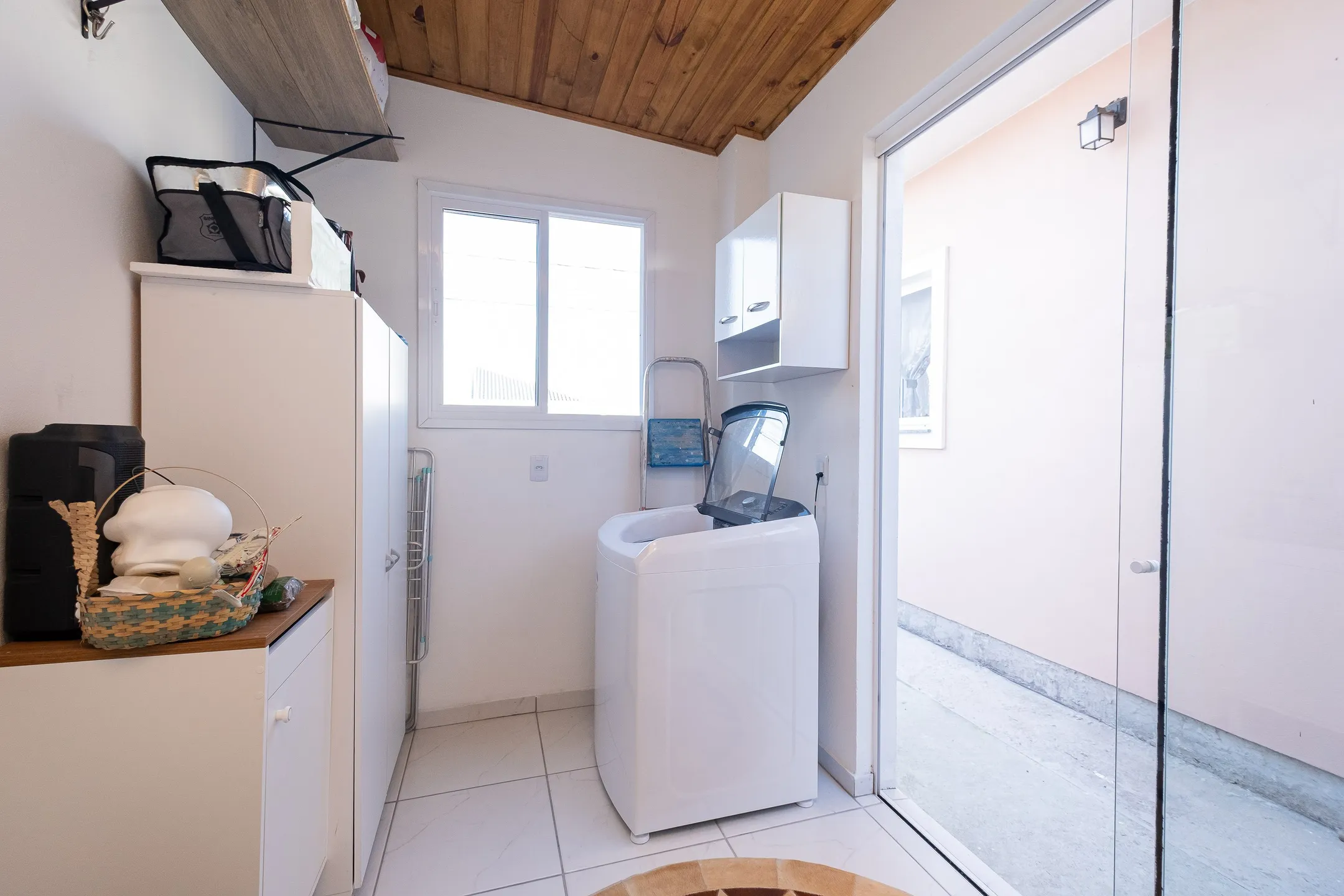 Casa à venda no Amarilis, Laranjal - 70 m², 2 quartos (sendo 1 suíte), cozinha com armários, churrasqueira e vaga. - 13