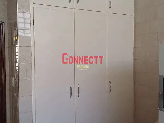 Casa com 420m² 3 quartos e 4 banheiros, à venda, no bairro Parque Industrial Lagoinha em Ribeirão Preto