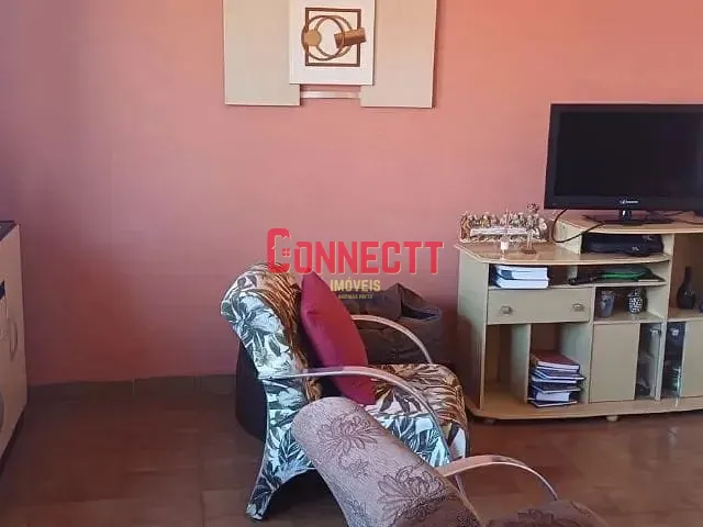 Casa com 420m² 3 quartos e 4 banheiros, à venda, no bairro Parque Industrial Lagoinha em Ribeirão Preto