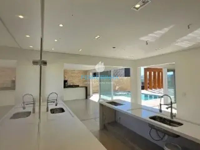 Casa com 600m² 3 quartos e 2 banheiros, à venda, no bairro Condomínio Residencial Colinas do Paratehy em São José dos Campos